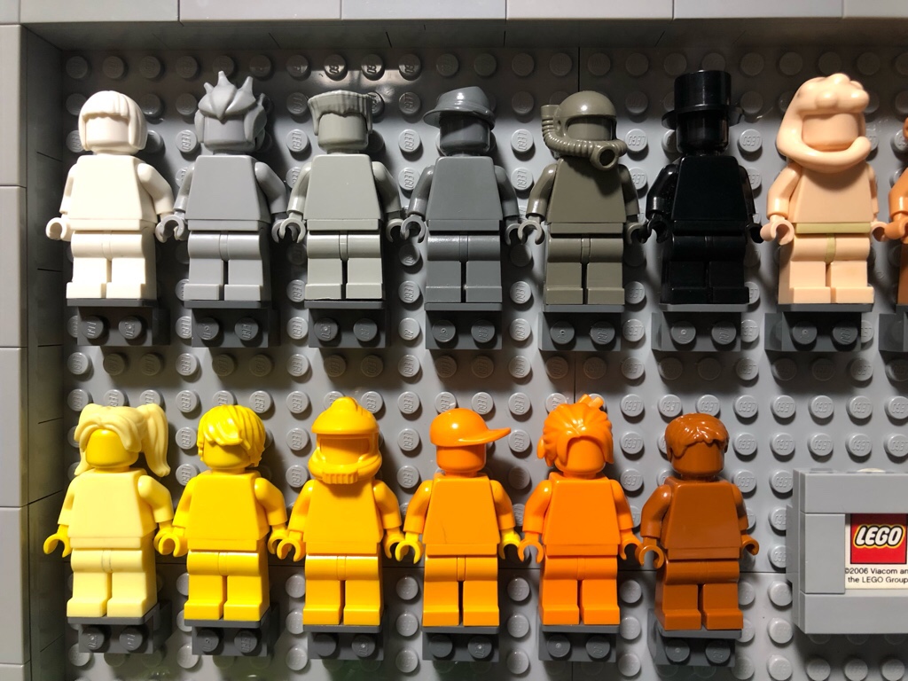 完成 LEGO Minifigures COLOR CHART ミニフィグ カラー チャート│休日 