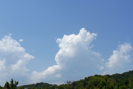 国府津山にかかる雲