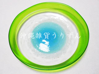 琉球ガラスの緑色の大皿