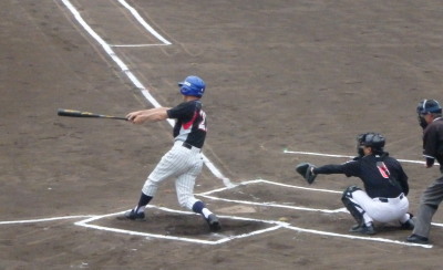 P6214426熊本市教組１回表１死二塁から３番がレフト線二塁打を放ち１点先制