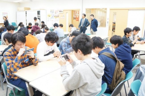 eスポーツのゲーム専門学校でごっこ遊びをやってる日本人に元プロゲーマー「Ninja」が正論を言う